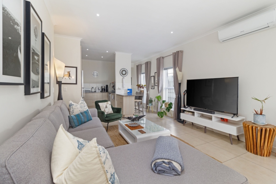 2 Bedroom Property for Sale in Sunningdale Western Cape